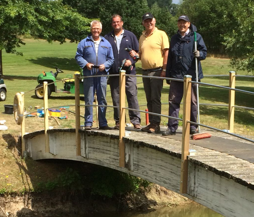 Brücke an der Bahn 16