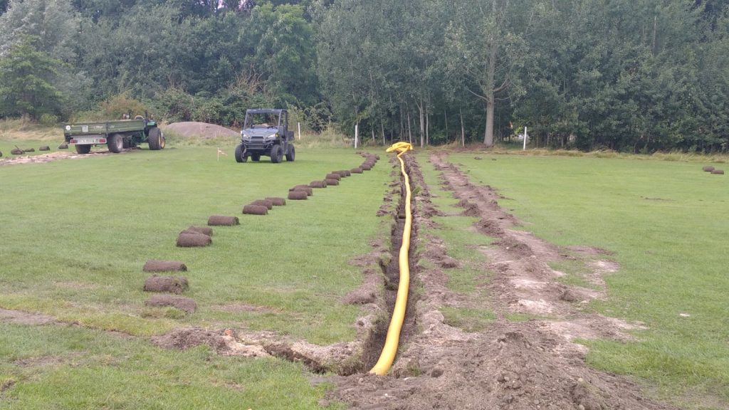 Drainage für die Golfbahnen 13 und 17